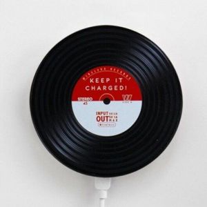 Rychlá bezdrátová nabíječka - vinylová deska